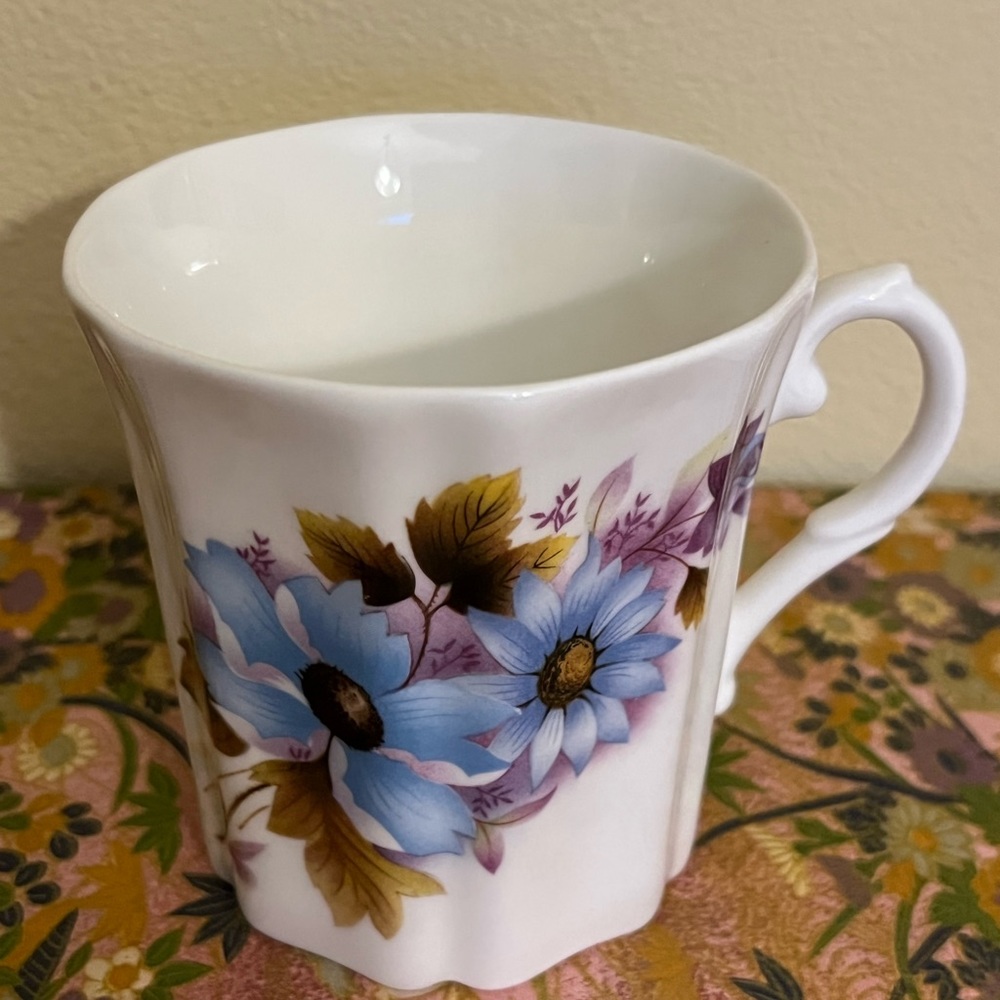 Vintage Royal Grafton Cup with Blue Daisy